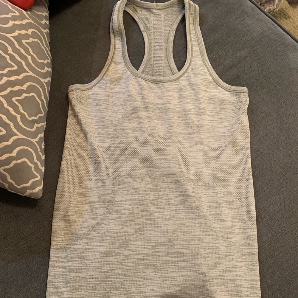 Cute size 8 lululemon top